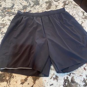 Mens Lululemon Surge short - size small